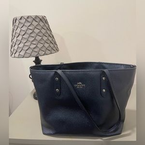 Med sized Coach Tote bag